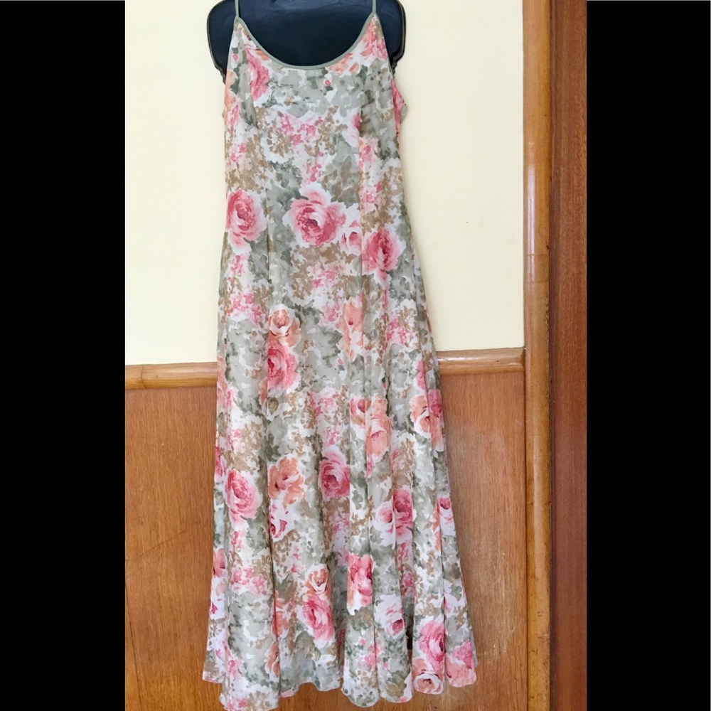 Lovely summer print crinkled chiffon dress